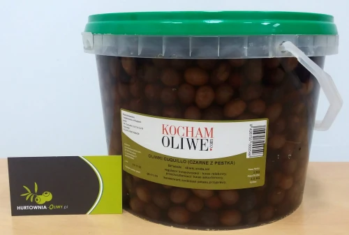 czarne oliwki wiaderko.jpg